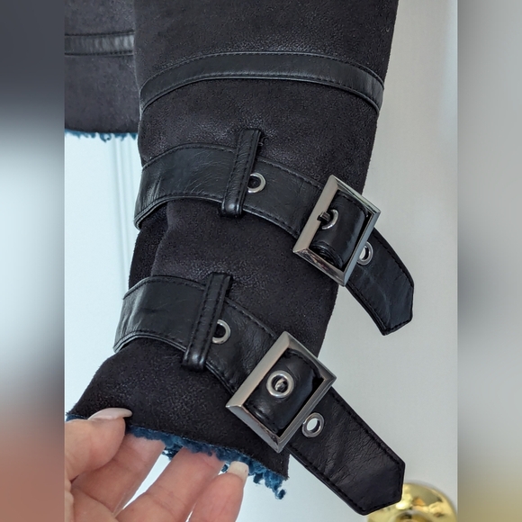 NWOT Guess UNISEX (Size S)  Faux-Leather Black Bomber Jacket With Sherpa Lining - Picture 7 of 16